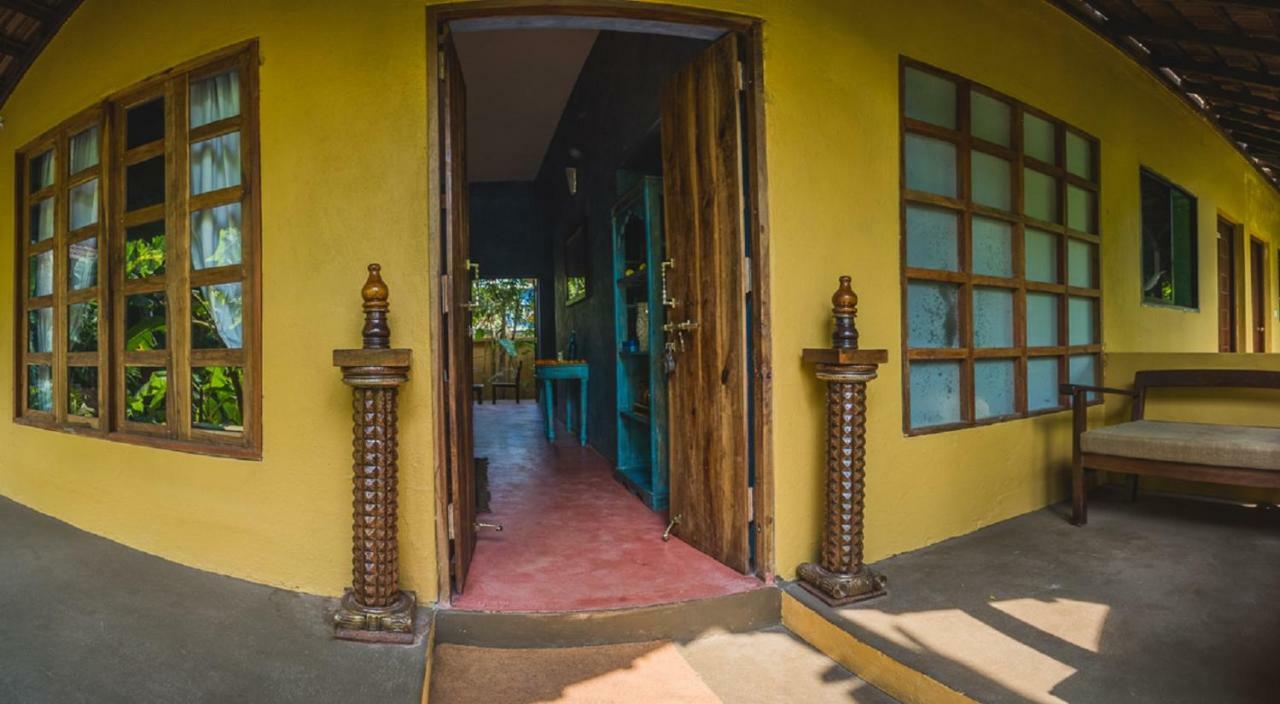 Devarya Wellness Beach Resort Morjim Exterior foto