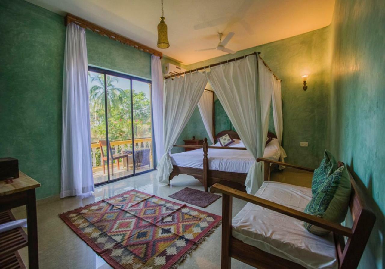 Devarya Wellness Beach Resort Morjim Exterior foto
