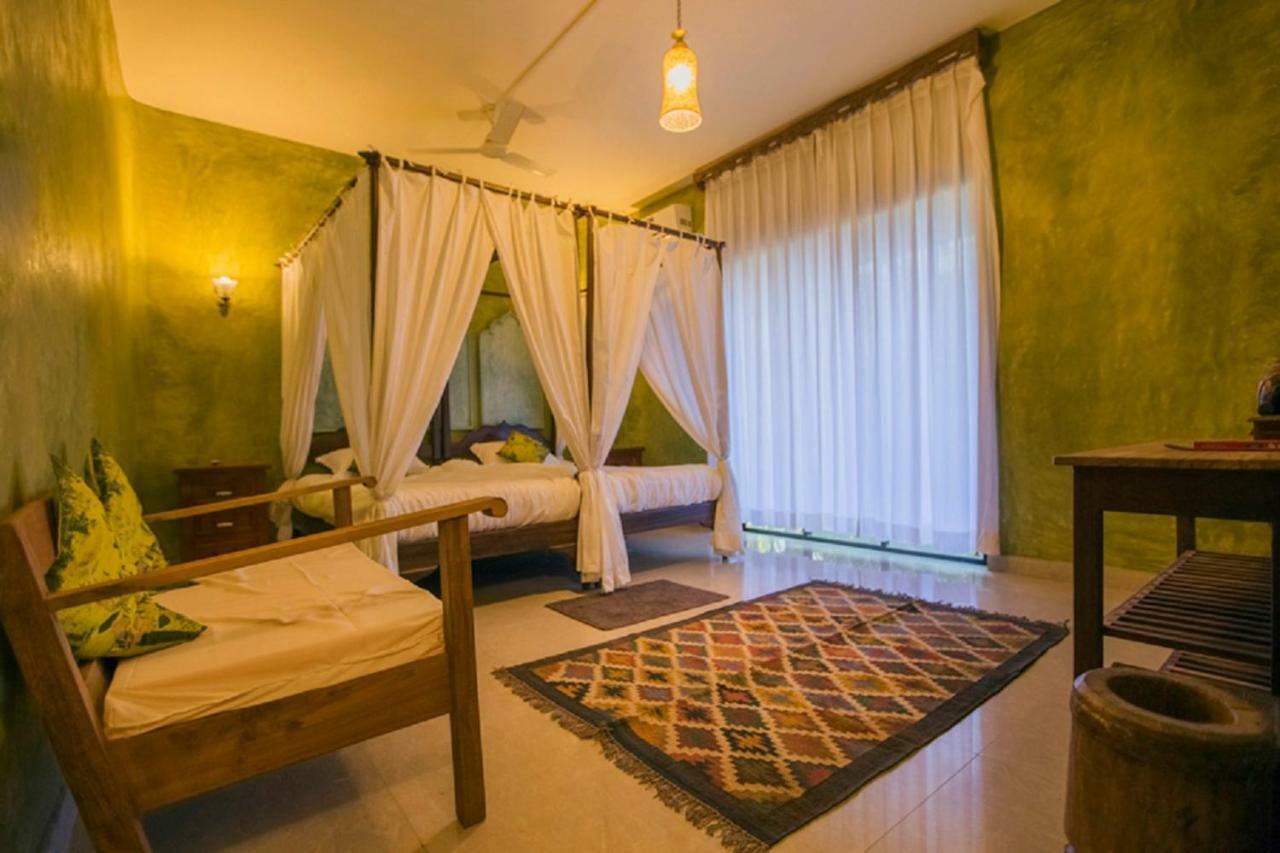 Devarya Wellness Beach Resort Morjim Exterior foto